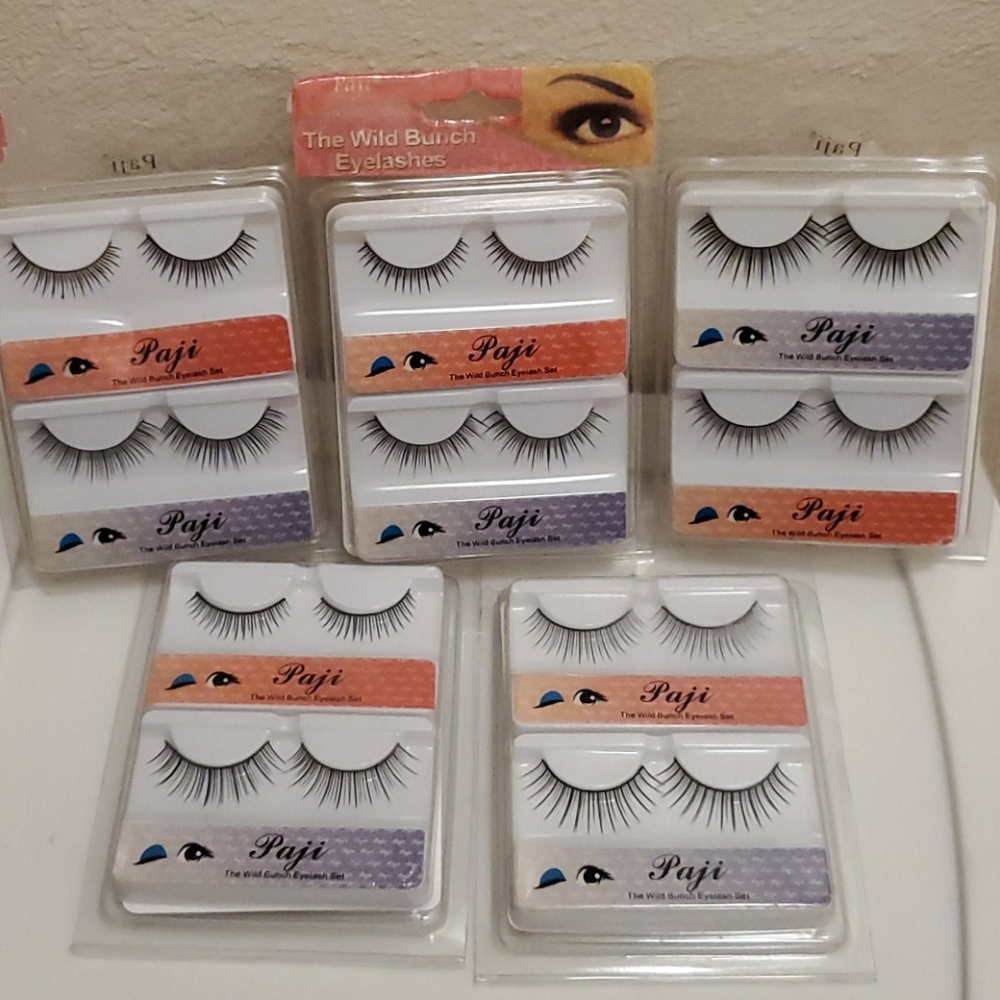 False eyelashes